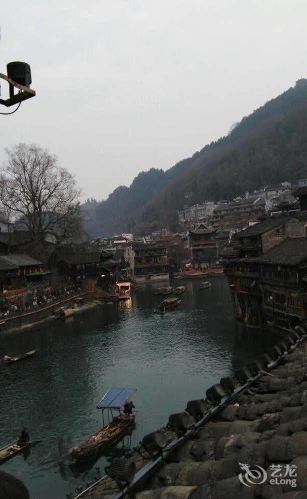 Fenghuang Waitin For You Inn Exteriér fotografie